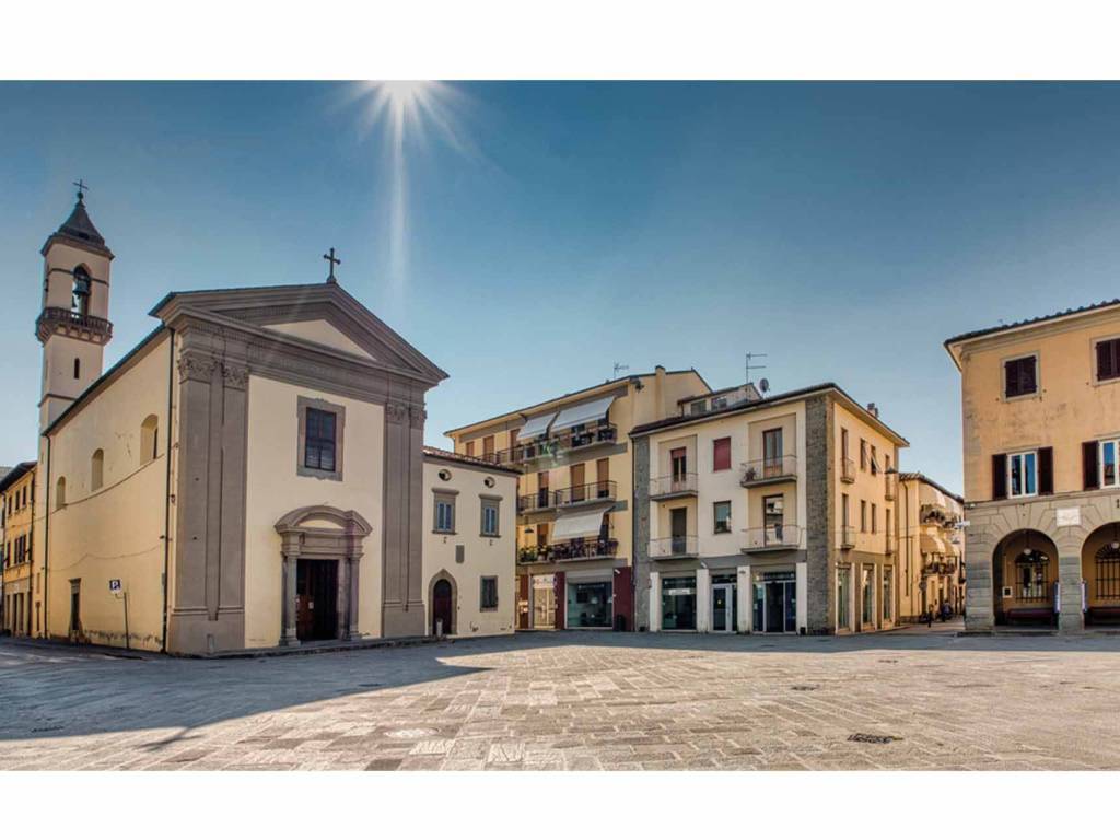 capannone in vendita a Terranuova Bracciolini in zona Montemarciano