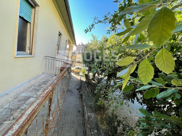 appartamento in vendita a Terranuova Bracciolini in zona Campogialli