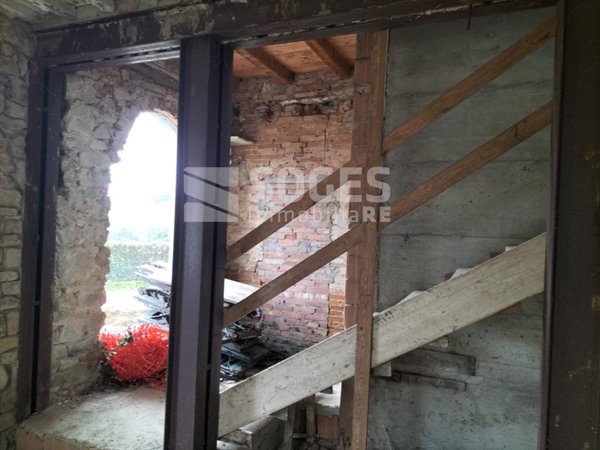casa indipendente in vendita a Terranuova Bracciolini in zona Montemarciano