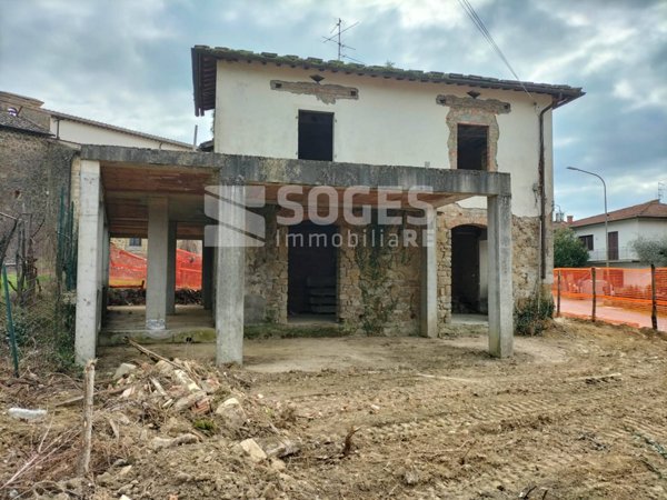 casa indipendente in vendita a Terranuova Bracciolini in zona Montemarciano