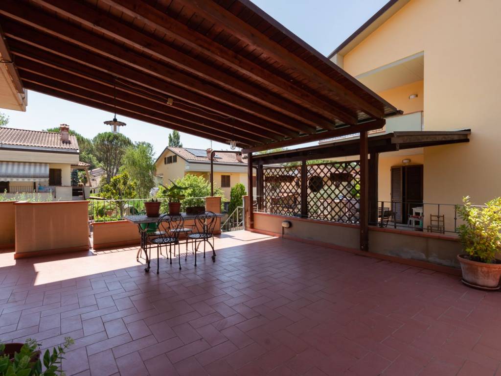 casa indipendente in vendita a Terranuova Bracciolini in zona Ville