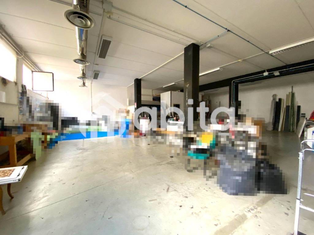 negozio in vendita a Terranuova Bracciolini