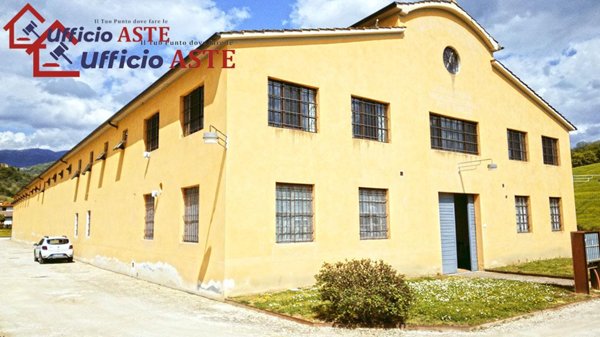 negozio in vendita a Terranuova Bracciolini in zona Piantravigne