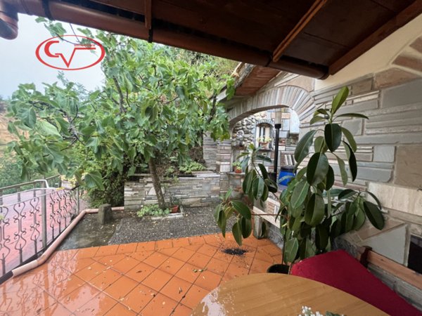 casa indipendente in vendita a Terranuova Bracciolini in zona Persignano