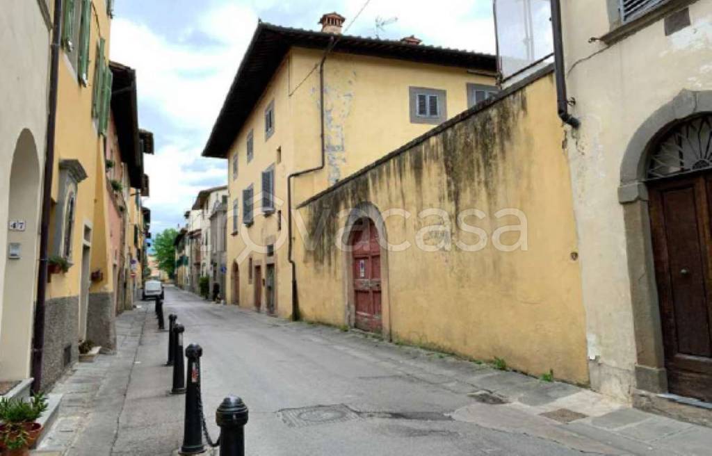 negozio in vendita a Terranuova Bracciolini