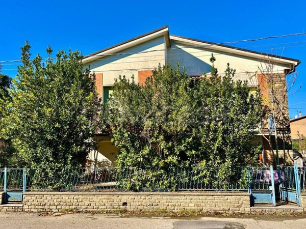 casa indipendente in vendita a Terranuova Bracciolini in zona Cicogna