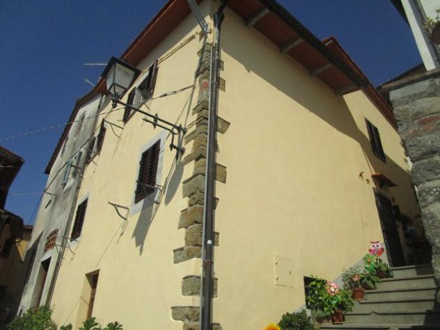 casa indipendente in vendita a Terranuova Bracciolini in zona Persignano