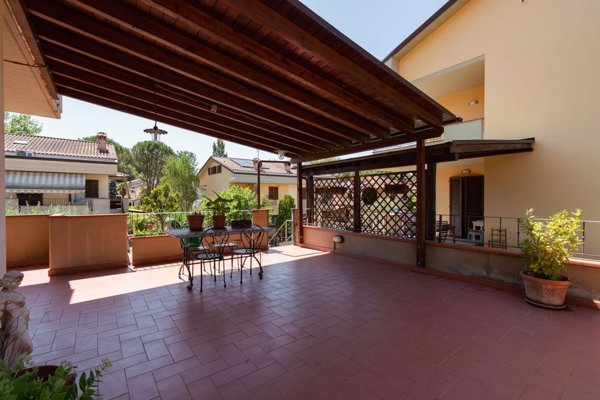 casa indipendente in vendita a Terranuova Bracciolini in zona Ville