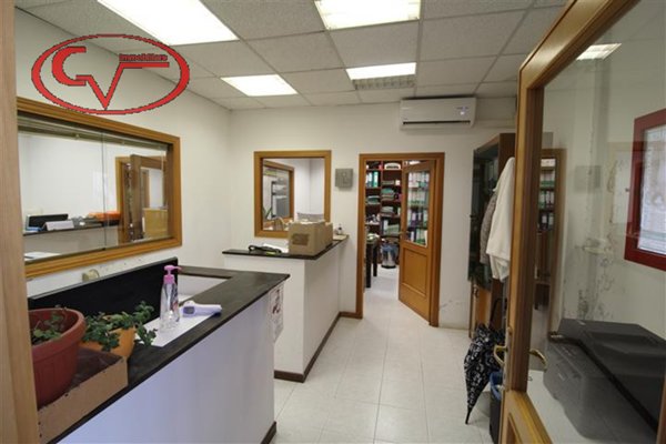 locale di sgombero in vendita a Terranuova Bracciolini in zona Penna