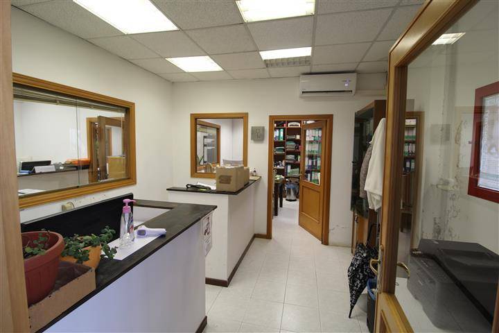 locale commerciale in vendita a Terranuova Bracciolini