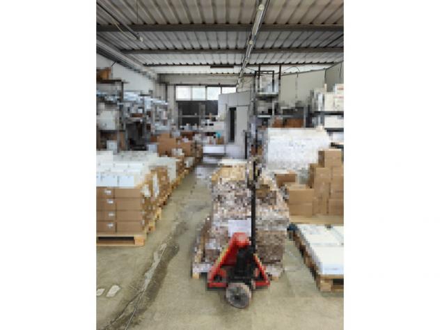 locale commerciale in vendita a Terranuova Bracciolini