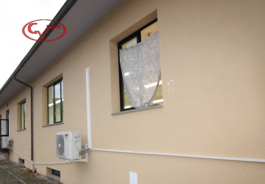 negozio in vendita a Terranuova Bracciolini