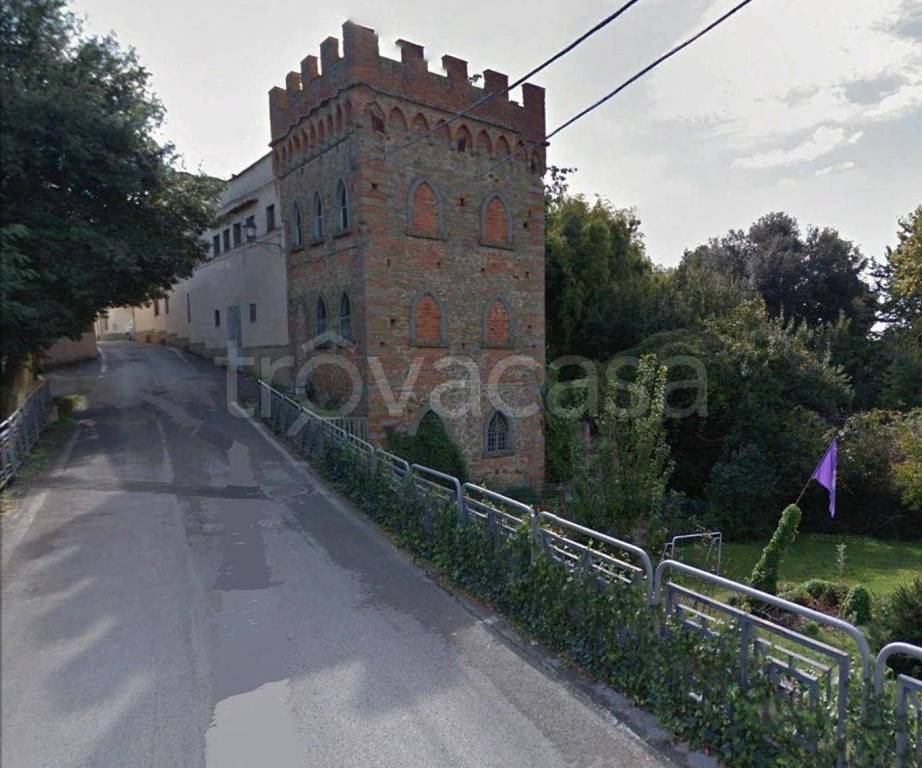 negozio in vendita a Terranuova Bracciolini in zona Cicogna