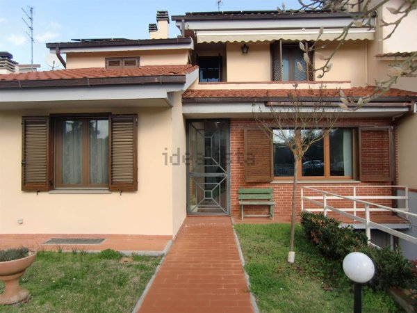 casa indipendente in vendita a Terranuova Bracciolini in zona Ville