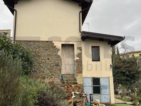 casa indipendente in vendita a Terranuova Bracciolini in zona Persignano