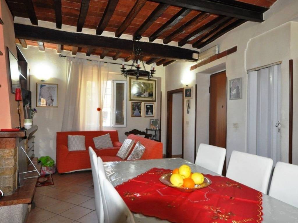 appartamento in vendita a Terranuova Bracciolini in zona Campogialli
