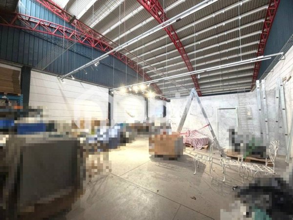 locale commerciale in vendita a Terranuova Bracciolini