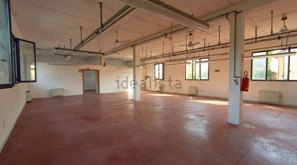 capannone in vendita a Terranuova Bracciolini