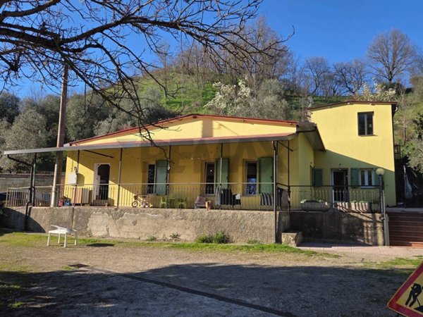 casa indipendente in vendita a Terranuova Bracciolini in zona Ville
