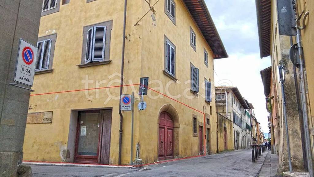 negozio in vendita a Terranuova Bracciolini