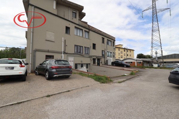 locale di sgombero in vendita a Terranuova Bracciolini