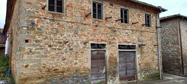 casa indipendente in vendita a Terranuova Bracciolini in zona Traiana