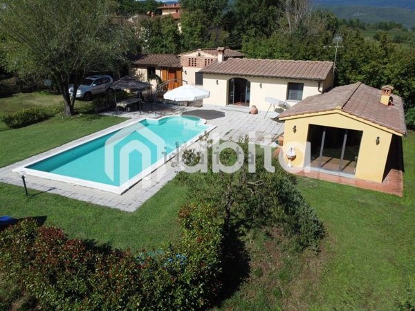 casa indipendente in vendita a Terranuova Bracciolini in zona Penna