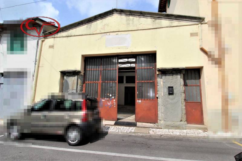 locale commerciale in vendita a Terranuova Bracciolini