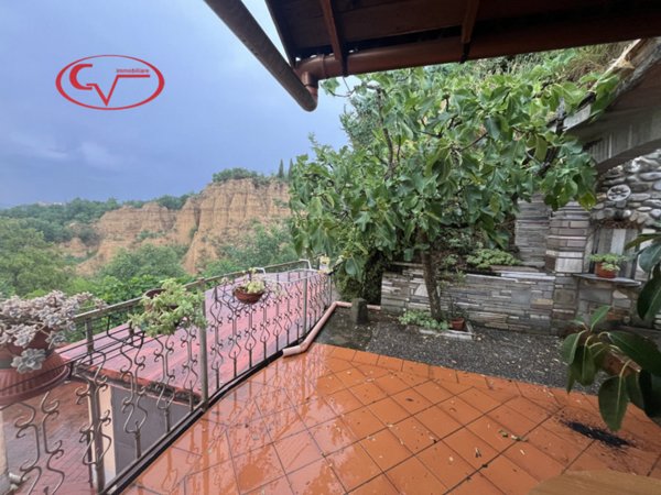 casa indipendente in vendita a Terranuova Bracciolini in zona Persignano