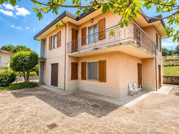 casa indipendente in vendita a Terranuova Bracciolini in zona Ville