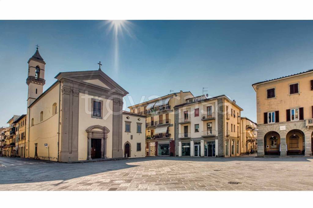 locale commerciale in vendita a Terranuova Bracciolini