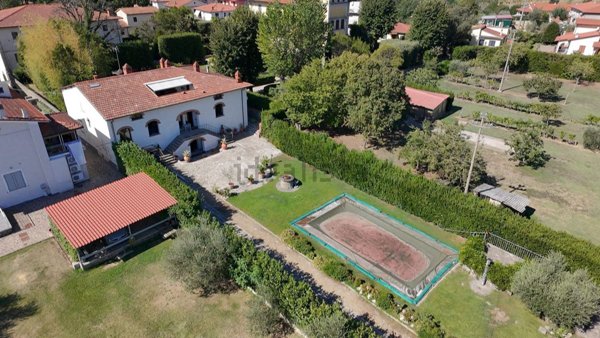 casa indipendente in vendita a Terranuova Bracciolini in zona Campogialli