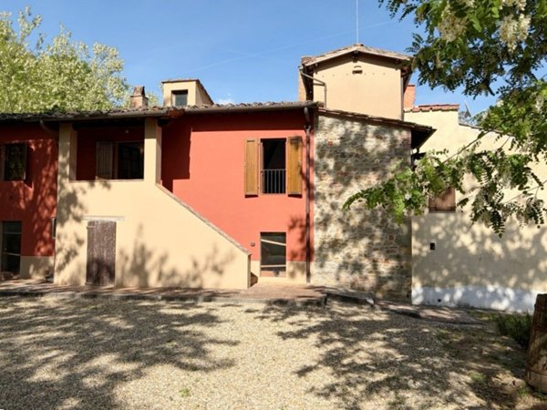 casa indipendente in vendita a Terranuova Bracciolini in zona Montemarciano