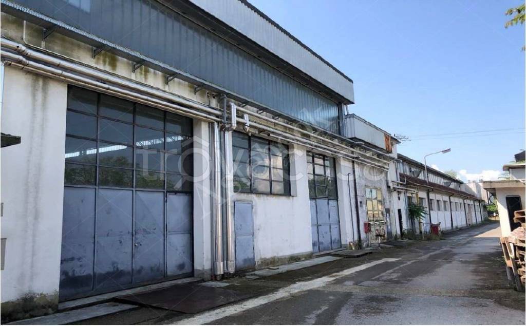 locale commerciale in vendita a Terranuova Bracciolini in zona Penna