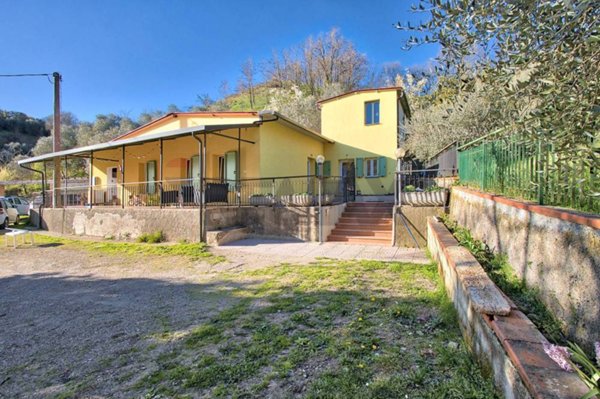 casa indipendente in vendita a Terranuova Bracciolini in zona Ville