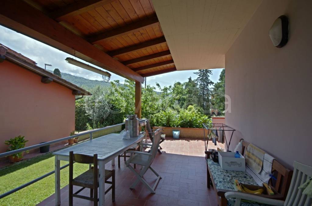 casa indipendente in vendita a Castelfranco Piandiscò in zona Pian di Sco