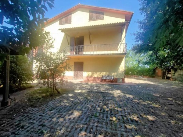 casa indipendente a Castelfranco Piandiscò in zona Castelfranco di Sopra