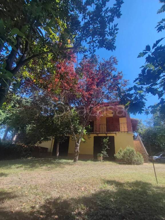 casa indipendente a Castelfranco Piandiscò in zona Castelfranco di Sopra