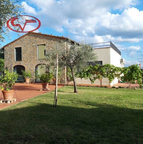 casa indipendente a Castelfranco Piandiscò in zona Castelfranco di Sopra