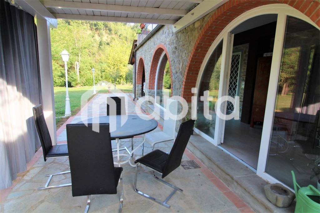 casa indipendente in vendita a Castelfranco Piandiscò