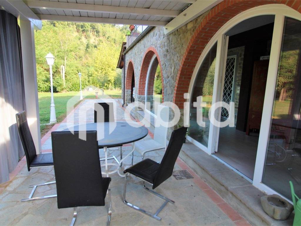 casa indipendente a Castelfranco Piandiscò in zona Castelfranco di Sopra