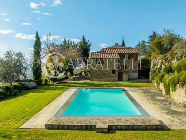 casa indipendente a Castelfranco Piandiscò in zona Castelfranco di Sopra