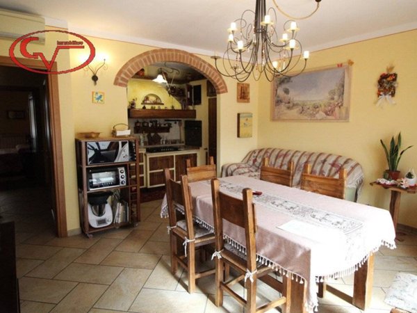 casa indipendente a Castelfranco Piandiscò in zona Castelfranco di Sopra