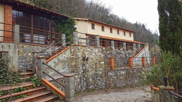 negozio in vendita a Castelfranco Piandiscò