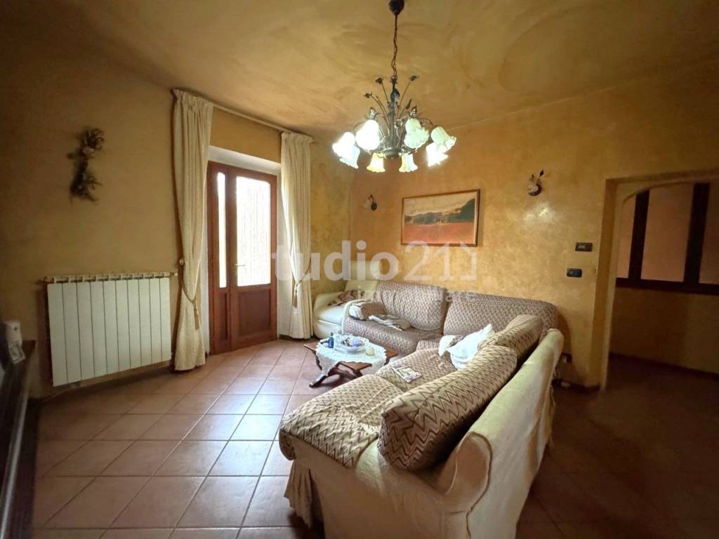 casa indipendente in vendita a Castelfranco Piandiscò in zona Faella