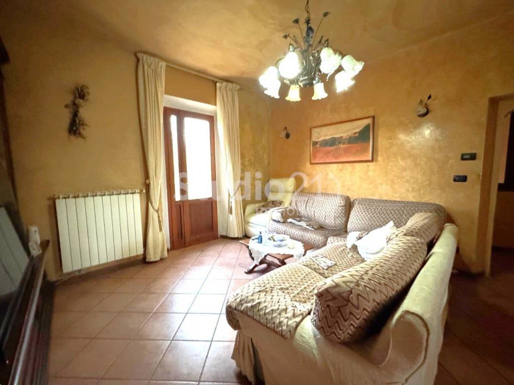 casa indipendente in vendita a Castelfranco Piandiscò in zona Faella