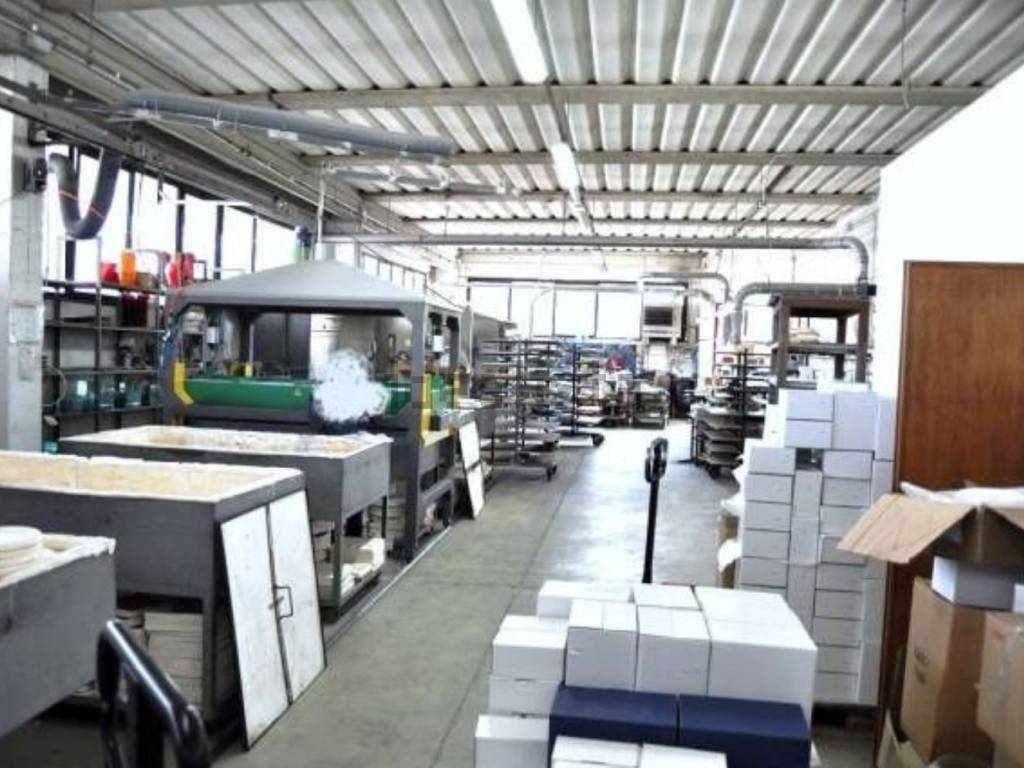 locale commerciale a Castelfranco Piandiscò in zona Castelfranco di Sopra