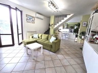 casa indipendente in vendita a Castelfranco Piandiscò