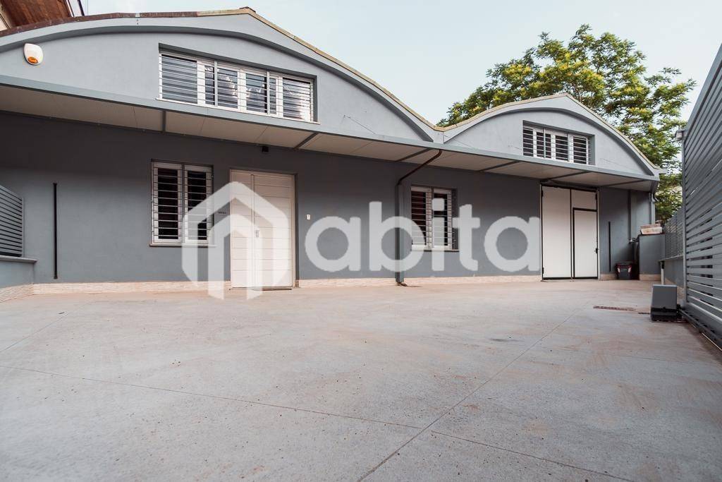 locale commerciale a Castelfranco Piandiscò in zona Castelfranco di Sopra