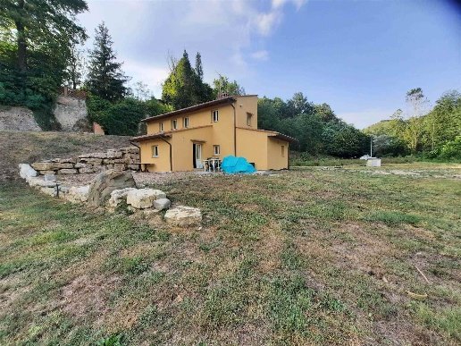 casale in vendita a Castelfranco Piandiscò in zona Faella